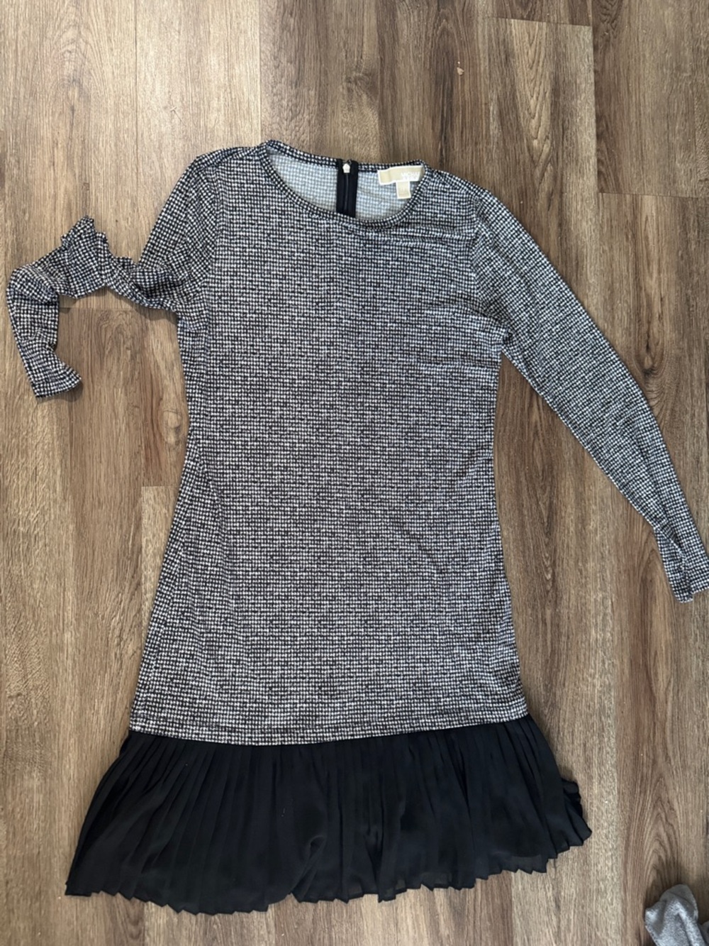 Micheal Kors Heathered Black & White Long Sleeve Dress with Pleated Hem